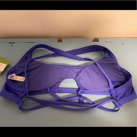 ⭐️HP 🎉5/$30 - La Vie en Rose Bikini Top | XS - Picture 5 of 7